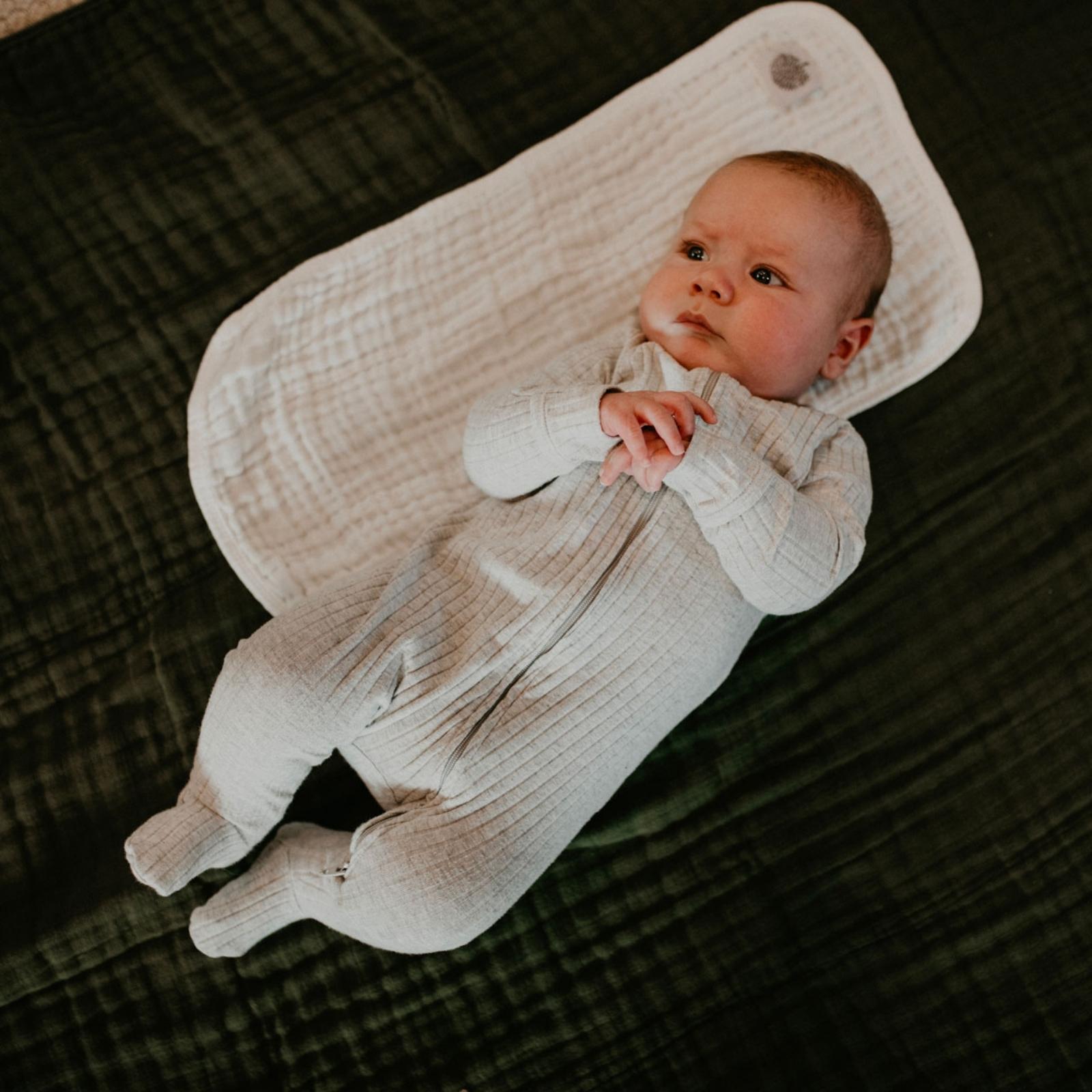 White Set - Muslin Burp Cloths (4 Pack) by Parker Baby Co., product view 9
